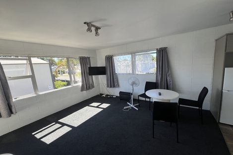 Photo of property in 2/13 Charlemont Street, Whitiora, Hamilton, 3200
