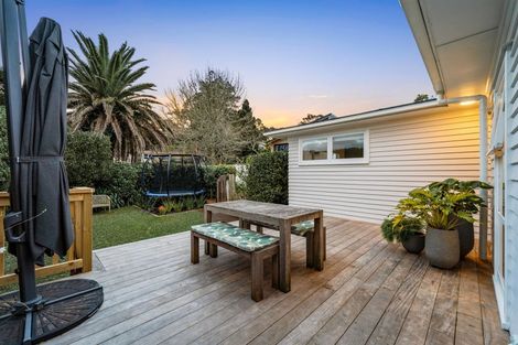 Photo of property in 1/17 Arosa Place, Forrest Hill, Auckland, 0620