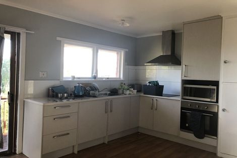 Photo of property in 2/581 East Coast Road, Browns Bay, Auckland, 0630