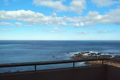 Photo of property in 114 The Esplanade, Houghton Bay, Wellington, 6023