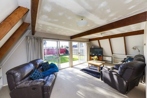 Photo of property in 46 Summerhill Drive, Fitzherbert, Palmerston North, 4410