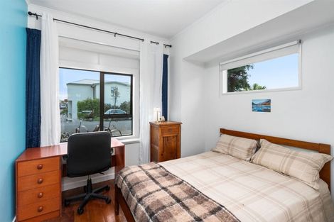 Photo of property in 104 Barbour Street, Waltham, Christchurch, 8011