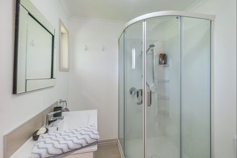 Photo of property in 15 Okarito Avenue, Levin, 5510