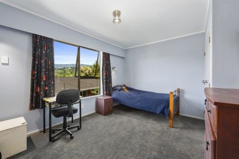 Photo of property in 24 Brightwater Crescent, Totara Park, Upper Hutt, 5018