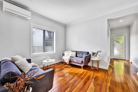 Photo of property in 186 South Road, Hawera, 4610