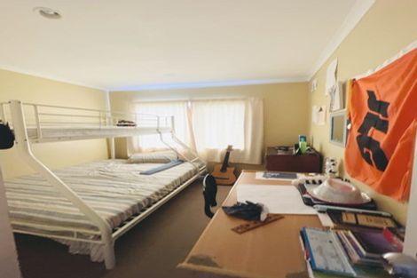 Photo of property in 20 Fiesta Drive, Half Moon Bay, Auckland, 2012