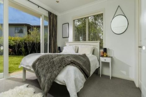 Photo of property in 2 Oscar Road, Greenhithe, Auckland, 0632