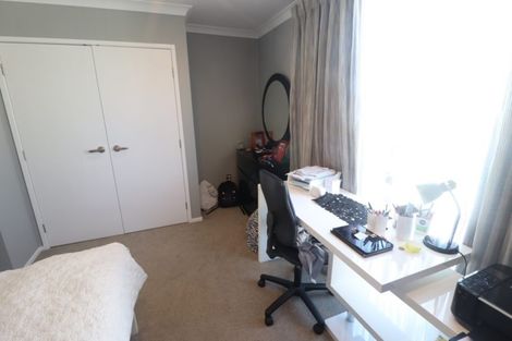 Photo of property in 7n Clearwater Cove, West Harbour, Auckland, 0618