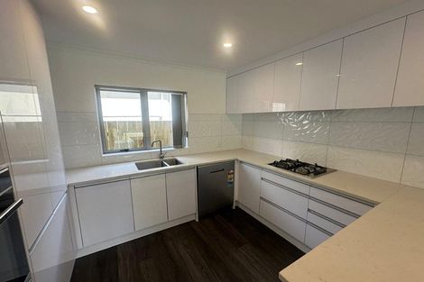 Photo of property in 271 Te Atatu Road, Te Atatu South, Auckland, 0610