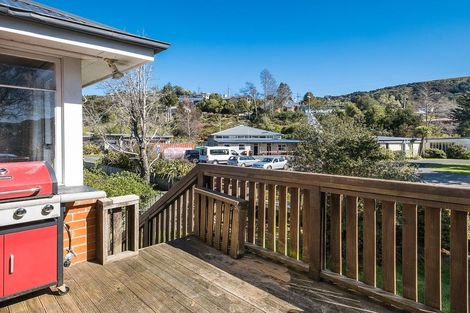 Photo of property in 1 Centennial Avenue, Helensburgh, Dunedin, 9010