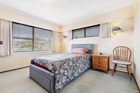 Photo of property in 5 Elizabeth Place, Mairangi Bay, Auckland, 0630