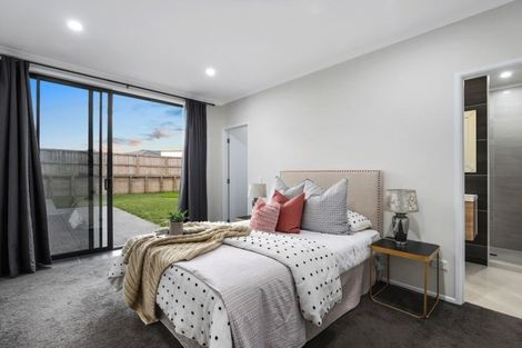 Photo of property in 9 Waireka Road, Rototuna North, Hamilton, 3210