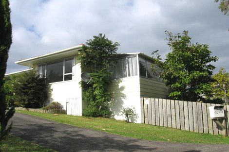 Photo of property in 2/10 Scarlock Avenue, Browns Bay, Auckland, 0630