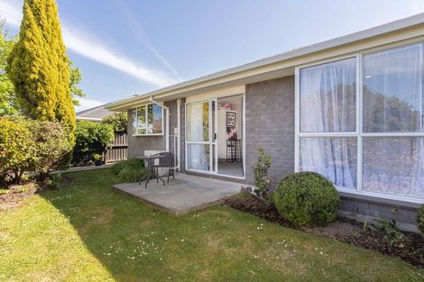 Photo of property in 35 Lowry Avenue, Redwood, Christchurch, 8051