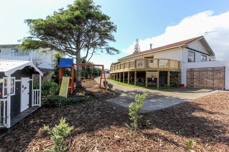 Photo of property in 8 Newbury Place, Waitara, 4320