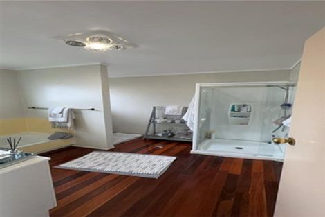Photo of property in 242 Whitney Street, Blockhouse Bay, Auckland, 0600