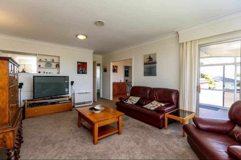 Photo of property in 107 Govett Avenue, Frankleigh Park, New Plymouth, 4310