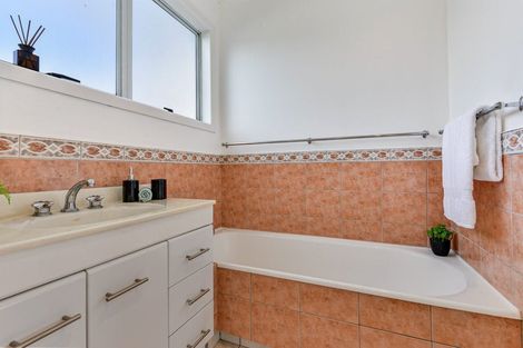 Photo of property in 44 Dalton Crescent, Dinsdale, Hamilton, 3204