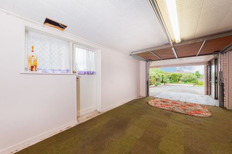 Photo of property in 4301 Great North Road, Glendene, Auckland, 0602