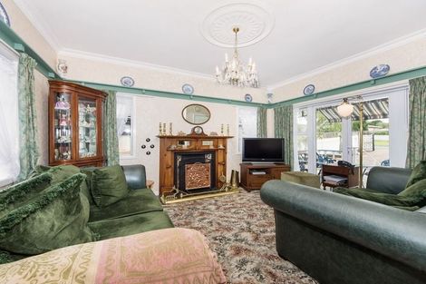 Photo of property in 9 Roberts Road, Te Atatu South, Auckland, 0610