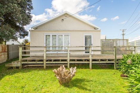 Photo of property in 20 Bryce Street, Castlecliff, Whanganui, 4501