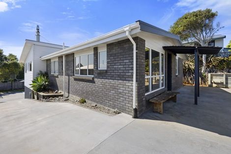 Photo of property in 28 Norwich Avenue, Spotswood, New Plymouth, 4310
