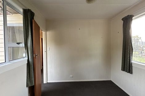 Photo of property in 9 Omega Street, Newlands, Wellington, 6037