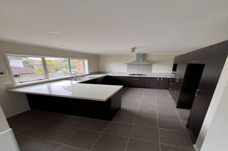 Photo of property in 9 Canyon Drive, Oteha, Auckland, 0632