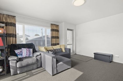 Photo of property in 1/9 Windy Ridge Road, Glenfield, Auckland, 0629