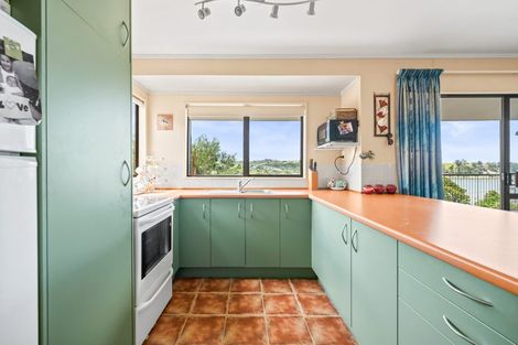 Photo of property in 14 Cliff Street, Pahi, Paparoa, 0571