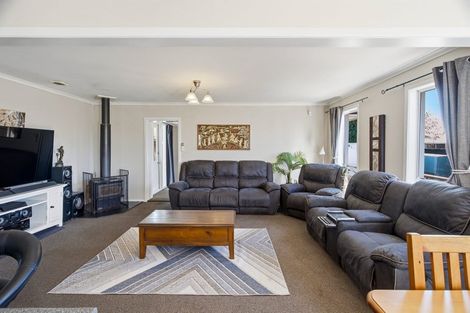 Photo of property in 17 Mortlake Street, Islington, Christchurch, 8042
