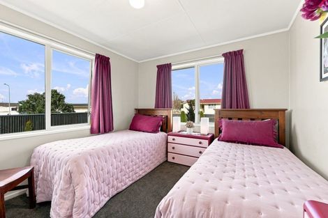 Photo of property in 23 Gibbons Crescent, Castlecliff, Whanganui, 4501