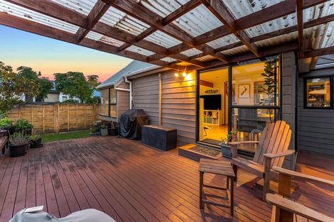 Photo of property in 2/164 Nile Road, Milford, Auckland, 0620