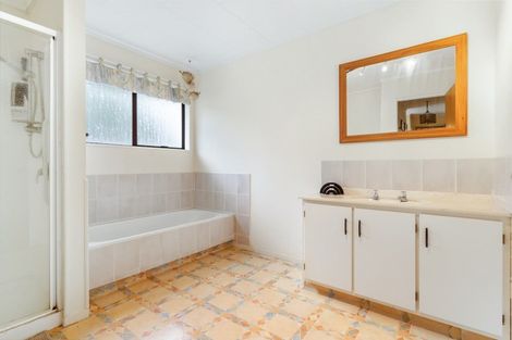 Photo of property in 104 Patiki Place, Whangamata, 3620