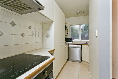 Photo of property in 3/31 Fields Parade, Oteha, Auckland, 0632