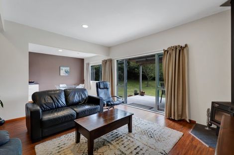 Photo of property in 2952 Eltham Road, Opunake, 4682