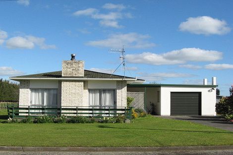 Photo of property in 24 Oaklea Avenue, Marton, 4710