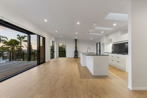 Photo of property in 1 Rangitoto View Road, Cockle Bay, Auckland, 2014