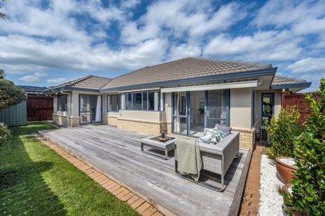 Photo of property in 101 Westerham Drive, Dannemora, Auckland, 2016