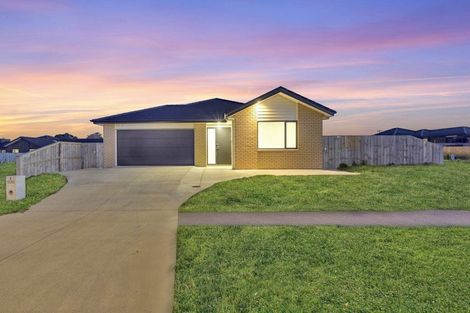 Photo of property in 5 Booker Drive, Tuakau, 2121