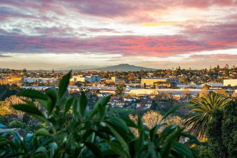 Photo of property in 78 San Valentino Drive, Henderson, Auckland, 0612