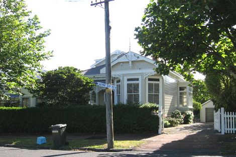 Photo of property in 15 Herne Bay Road, Herne Bay, Auckland, 1011