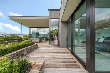 Photo of property in 4 Eden Close, Wanaka, 9305