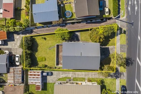 Photo of property in 104 Te Atatu Road, Te Atatu South, Auckland, 0610