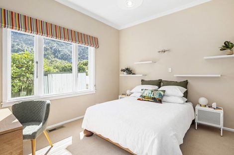 Photo of property in 107-109 Muritai Road, Eastbourne, Lower Hutt, 5013