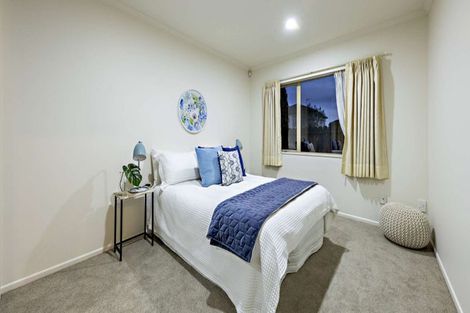 Photo of property in 2 Moravale Lane, Flat Bush, Auckland, 2016