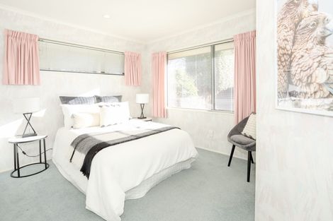 Photo of property in 11 Villa Grove, Ilam, Christchurch, 8041