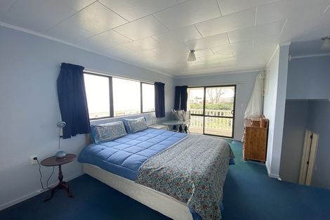 Photo of property in 12 Point Road, Mokau, 4376