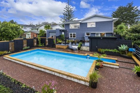 Photo of property in 42 Lynden Avenue, Hillcrest, Auckland, 0627