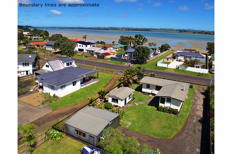 Photo of property in 18 Ronald Avenue, Glenbrook, Waiuku, 2681